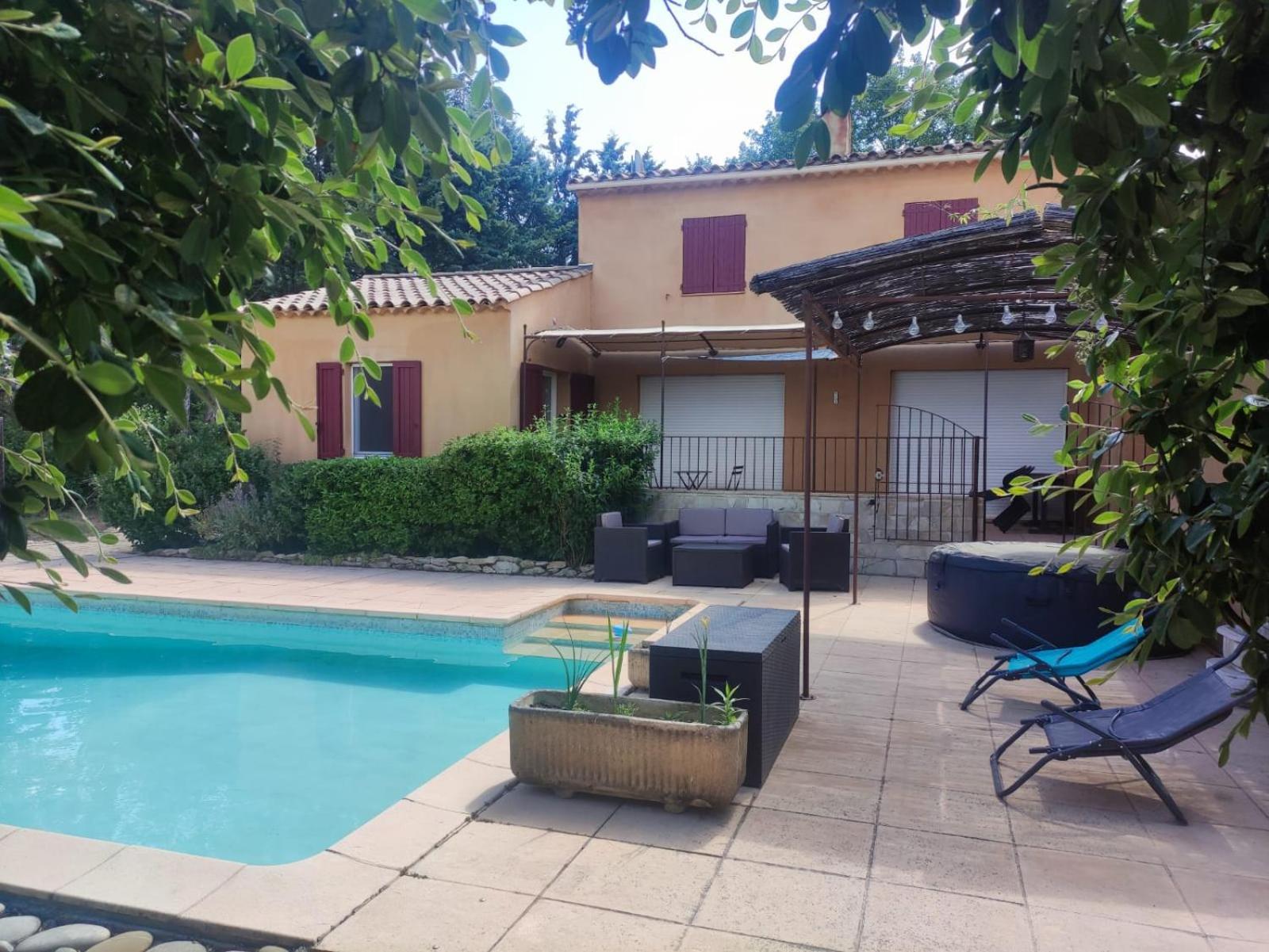 瓦朗索尔Studio 25M2 Avec Piscine Et Spa, Proche Iter Et Cadarache公寓 外观 照片